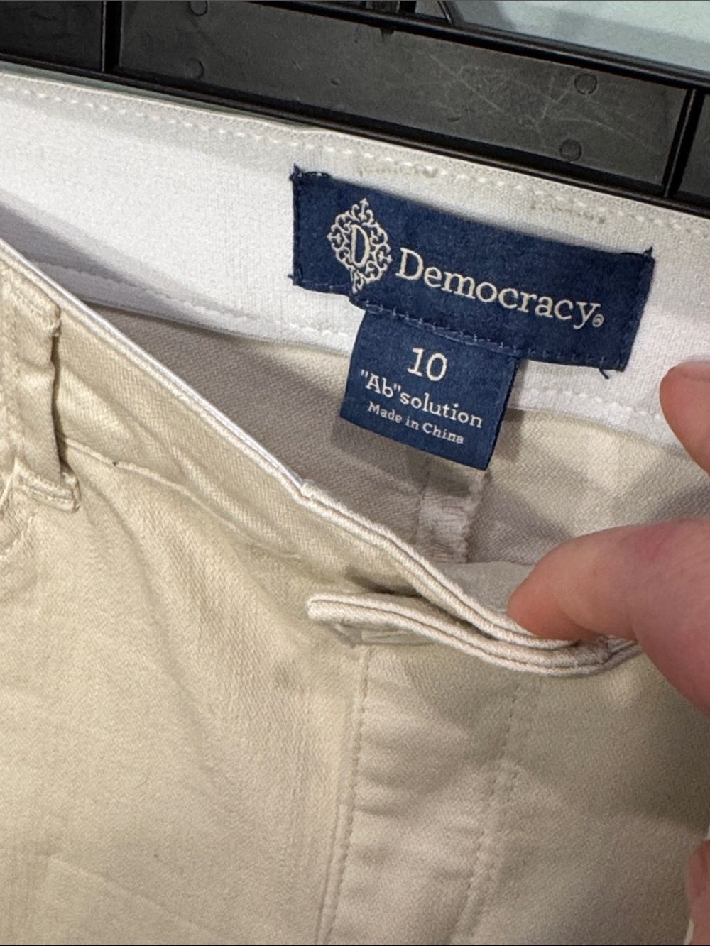 Democracy NWT Cream Curve Equality Straight Crop Jeans Size 10 - Picture 4 of 6